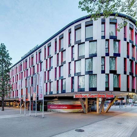 Hilton Garden Inn Stuttgart Neckarpark Bagian luar foto