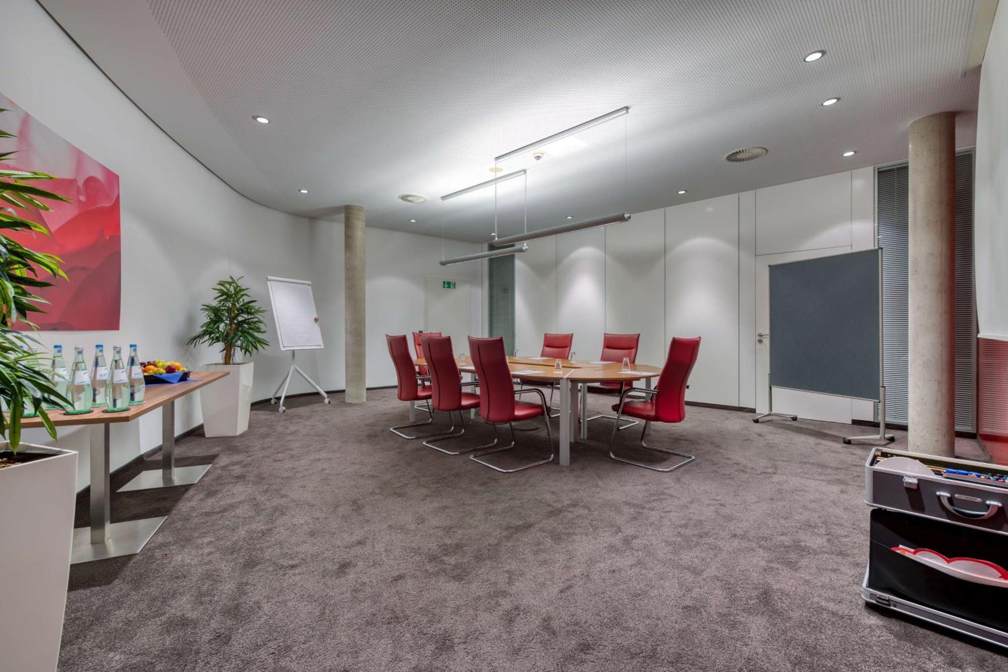 Hilton Garden Inn Stuttgart Neckarpark Bagian luar foto