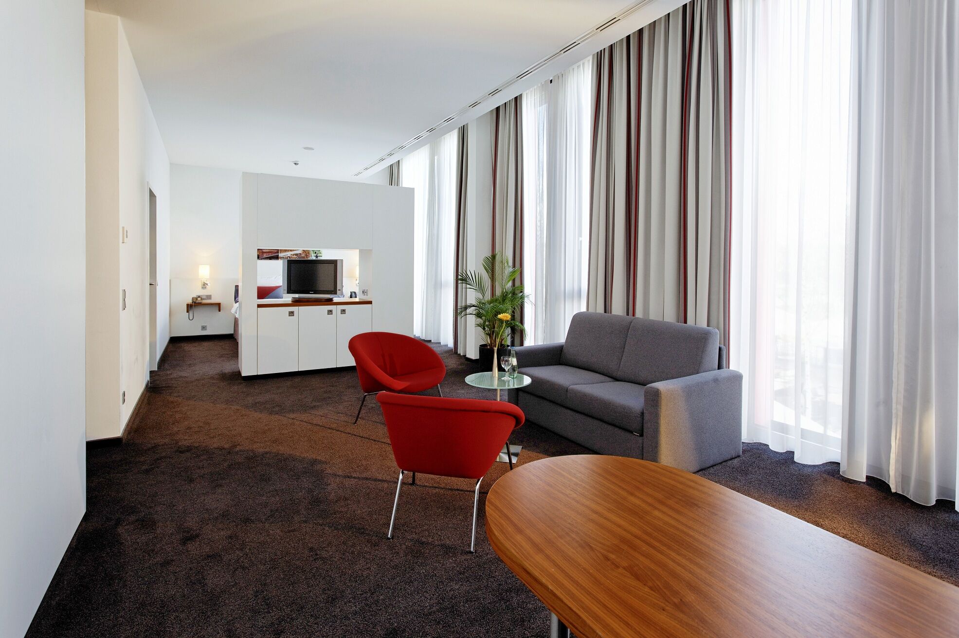 Hilton Garden Inn Stuttgart Neckarpark Bagian luar foto